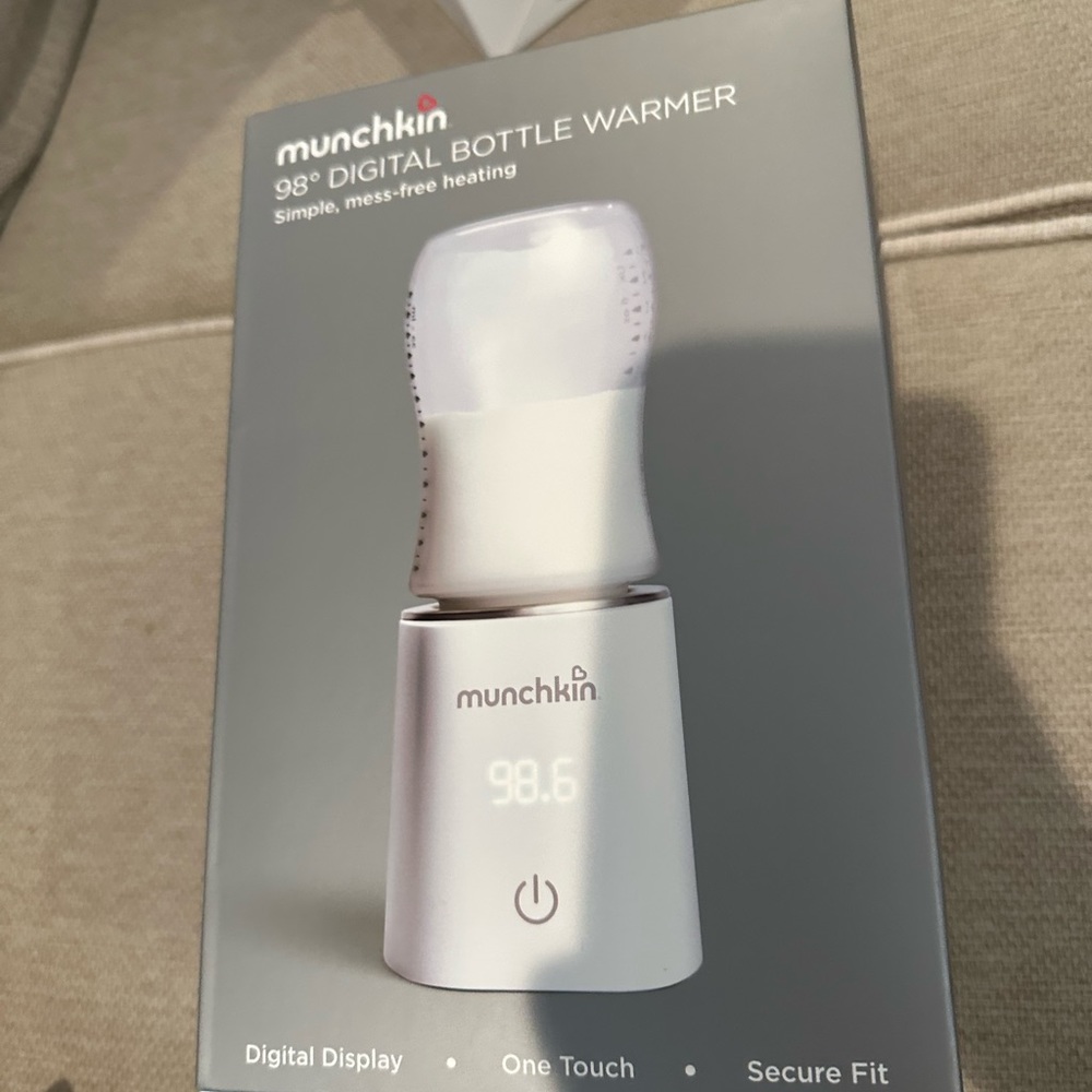 NEVER USED Munchkin bottle warmer
